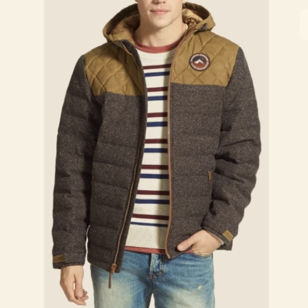 Vans Men's Bridger Quilted
Hooded Jacket Down Coat Men’s Large